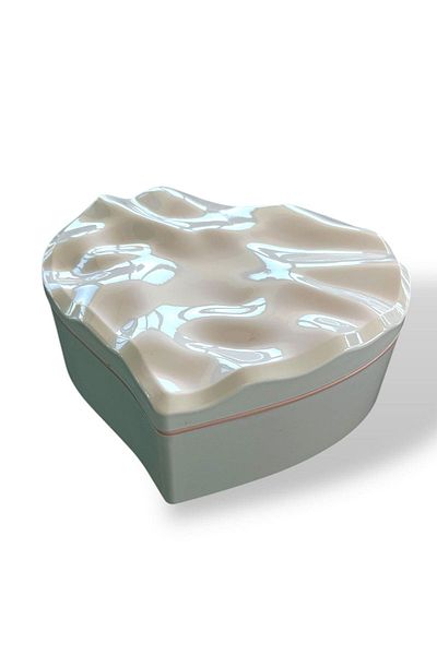 TAKIŞTIR White Color Heart Figured Mirrored Jewelry Organizer