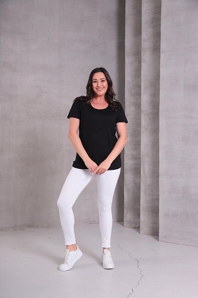 Ebsumu Women's Plus Size Wide Neck Breathable Fabric Black T-Shirt