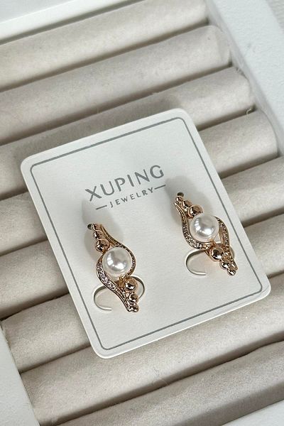 TAKIŞTIR أقراط Xuping من الفولاذ بتفاصيل لؤلؤية ذهبية اللون (زوج)