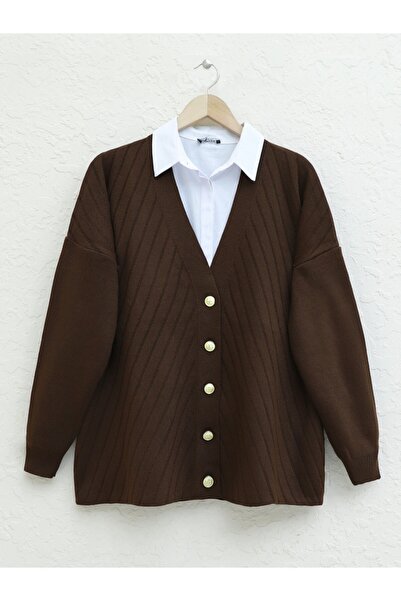 HİJABAYA سترة صوفية محبوكة بأزرار مخططة بشكل متقاطع