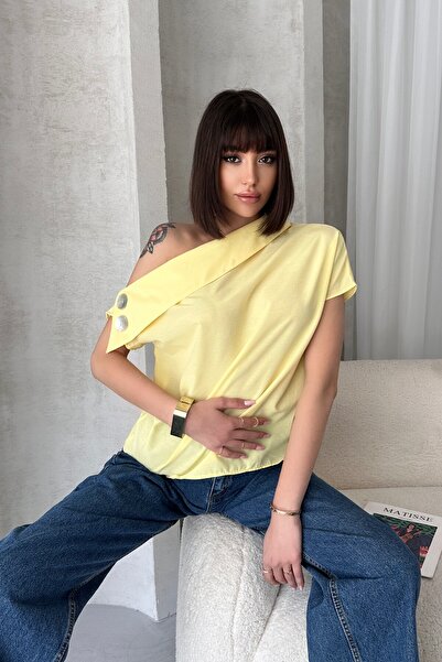 New Now Button-Detail Cross-Collar Sleeveless Design Shirt