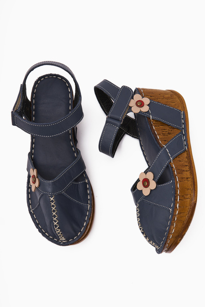 Limoya Genuine Leather Katlyn Flower Detailed Closed Toe Wedge Heeled Women's Sandals