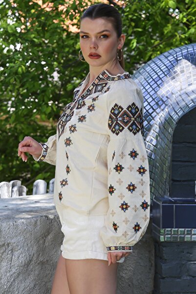 Chiccy Cream Judge Collar Balloon Sleeve Embroidered Casual Woven Blouse 62 52