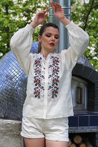 Chiccy Ecru Round Neck Balloon Sleeve Button Embroidered Casual Woven Blouse 65 55