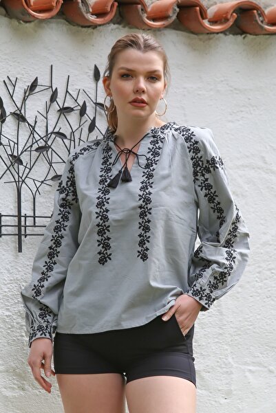 Chiccy Gray Round Neck Balloon Sleeve Tie-Up Embroidered Casual Woven Blouse 65 52