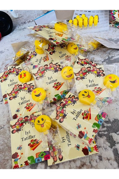 GÜLAKSESUAR Işıklı emojili anahtarlık 10’lu