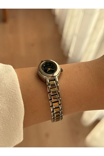 Vola Collection Women's Thin Band Vintage Metal Case Minimal Wrist Watch 19