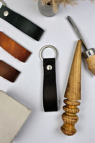 pepuza Genuine Leather Root Series Keychain Anthracite
