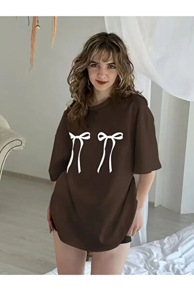 MANCY Тениска с двоен панделен щампа и кръгло деколте