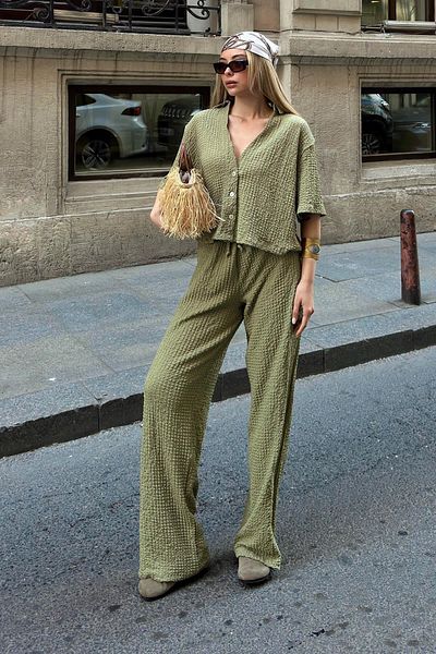 Swist Khaki Polo Neck Crop Pants Women's Wrinkled Bottom Top Set