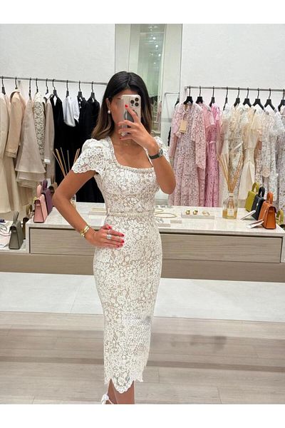 allura Knee-length lace dress