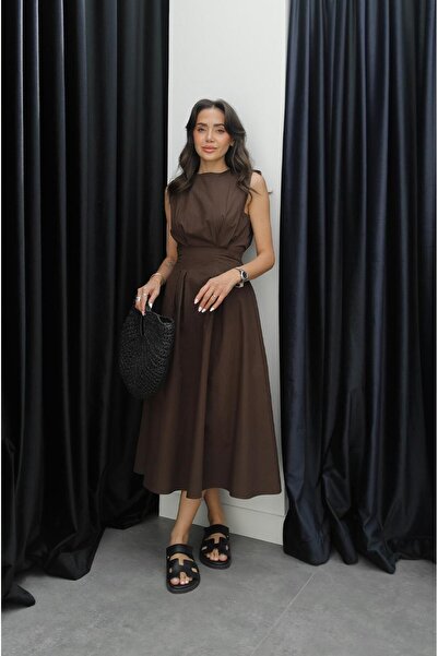 Havoş Λινό φόρεμα με καφέ κολάρο με λεπτομέρεια στη μέση