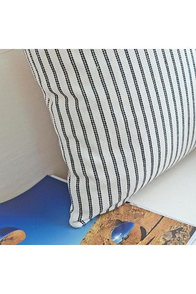 Generic أغطية وسائد زخرفية مخططة من الكتان باللونين الأسود والبيج من تزوييق، عبوة من قطعتين