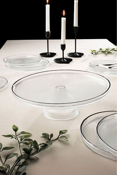 Fecra Loren 7 Piece Cake and Presentation Set with Black Mesh