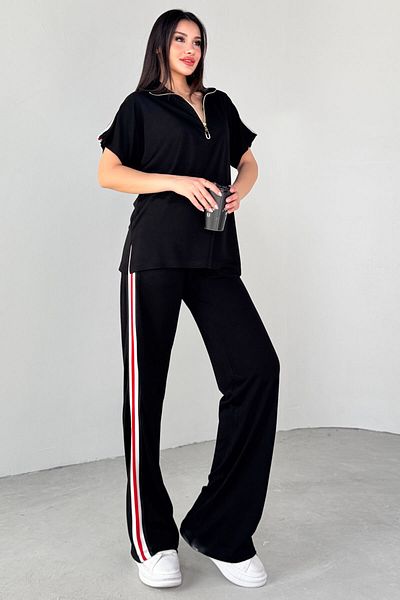 Cappmoda TKM-13299 Μαύρο φερμουάρ Λεπτομερές μπλουζάκι με ρίγες με μισό ζιβάγκο και φαρδύ παντελόνι σετ δύο τεμαχίων