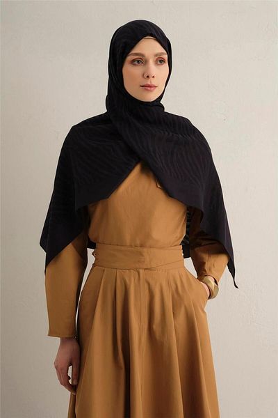 Armine Pamora Shawl 1 03