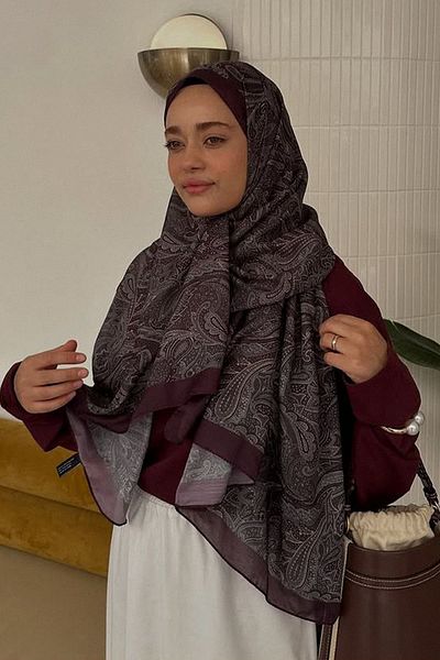 carell Tuğba Tosun's Choice Nilla Cotton Shawl Shades Crimson