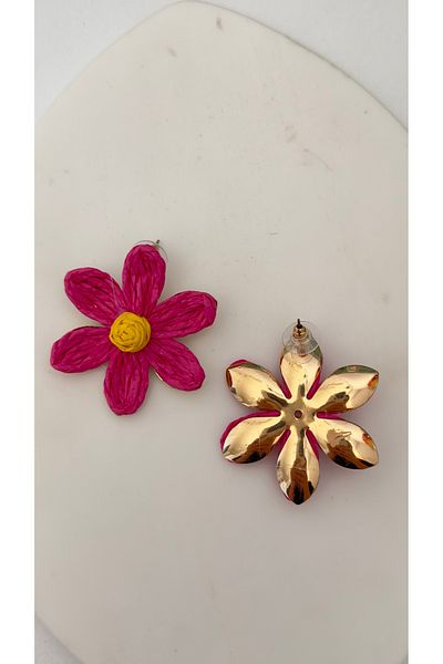 Takimakstore Design Daisy Earrings Jute Pink Gold with Back Plate