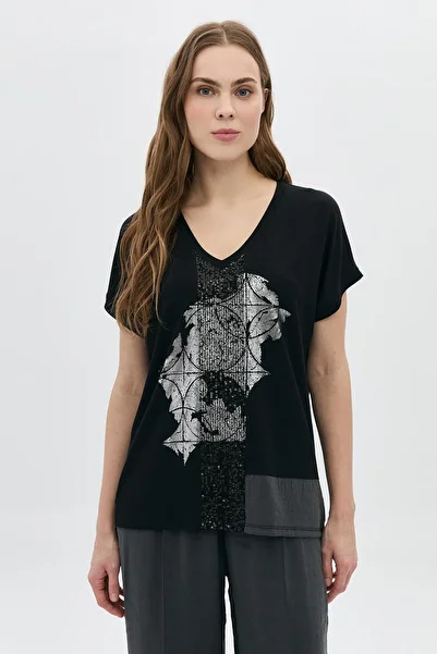 DAIDO Front center sequined leaf garnished t-shirt