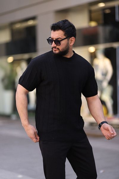 Trendseninle Μαύρο μπλουζάκι με κοντό μανίκι με ανάγλυφο πλεκτό