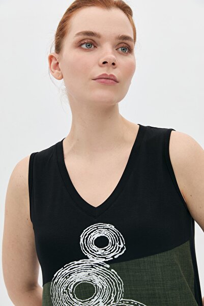 DAIDO Segmented Printed V-Neck Tank Top