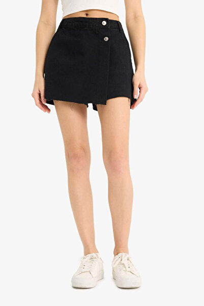 DeFacto Yüksek Bel Cepli Mini Siyah Kadın Şort E4696AX/NM40