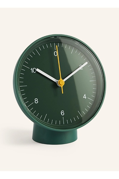 HAY ساعة طاولة من الألومنيوم بتصميم جاسبر موريسون