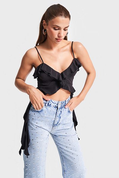 its basic Women's Black Color Strap Stretchy Fabric Design Bustier