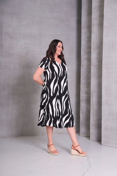 Şans Rochie de damă, neagră, cu mâneci scurte, din viscoză 65N38971