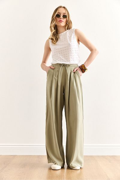 Olalook Women's Khaki Pocket Pleated Flowy Wide Leg Pants Pnt-19000349