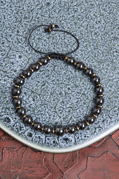 Saff Doğal Taş Certified Hematite Stone Adjustable Bracelet – Macrame Design with Gold Detail
