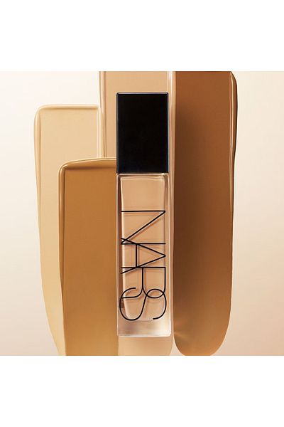 Nars كريم اساس نارس جوبي - فاتح 3 - فاتح مع درجات تحتية بلون أصفر