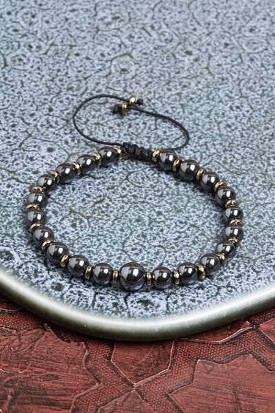 Saff Doğal Taş Certified Hematite Stone Adjustable Bracelet – Macrame Design with Gold Detail