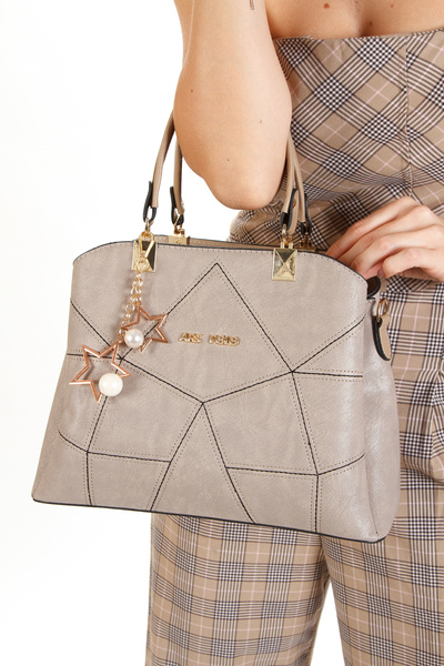 Adelina Bags Γυναικεία τσάντα χεριού και ώμου με λεπτομέρεια γούρι με πεταλούδα μαύρο και βιζόν 2 τεμάχια