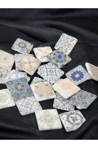 Atölye Öğretmenim Cam Mozaik (500 GR 35 ADET TAŞ) Karışık Desen 1taş 4*4 Cm