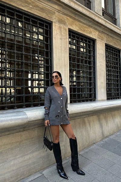 Voila Cardigan with Accessories