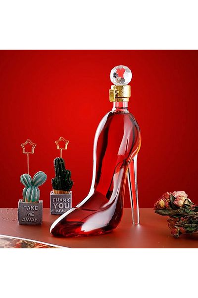 OEM Stiletto shoe shaped glass decanter, 750 ml, elegant for wine and whiskey