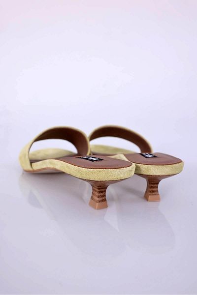 5in1Canpolat شبشب بكعب صغير أصفر زبداني 24471