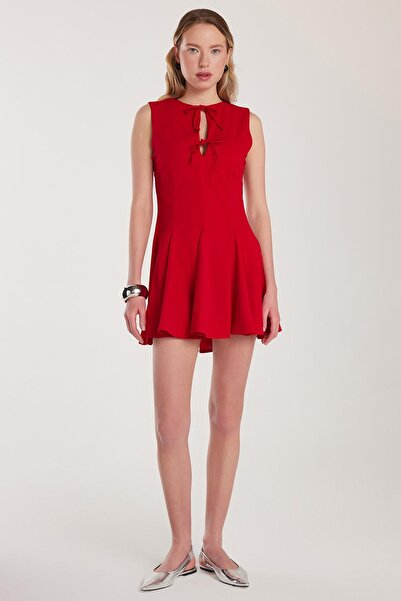 Tudors Kadın Regular Fit Klasik Kesim Boyun Bağlama Detaylı Mini Kırmızı Elbise