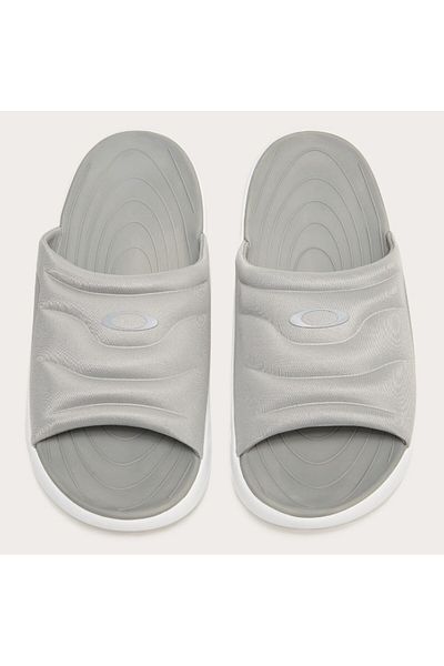 Oakley شبشب رجالي من STUDIO SLIDE