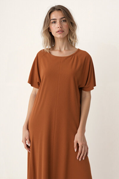 Vitrin Велосипедний комір, короткий рукав, сукня