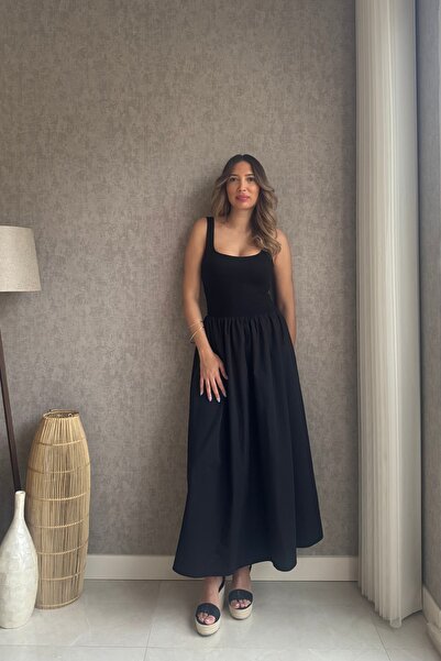 Mucios Siyah Baden Kare Yaka Elbise