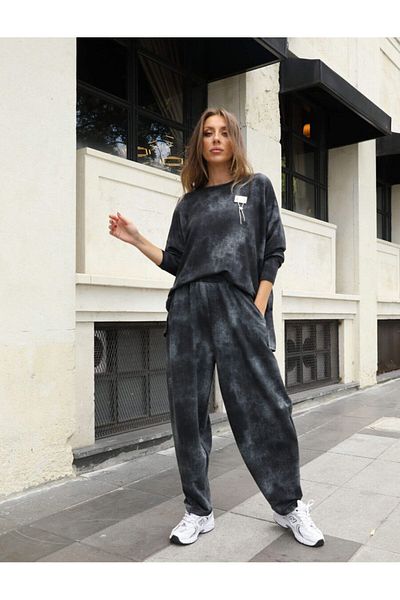 QİMYA BUTİK Women's Crest Detailed Tie-Dye Patterned Loose Curved Top & Loose Trousers Combed Cotton Double Set