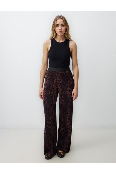 Jimmy Key Bitter Brown Straight Cut Regular Waist Loose Wide Leg Patterned Knitted Trousers