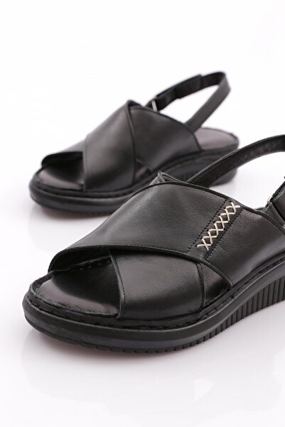 DGN 083 Women's Cross Strap Sandals