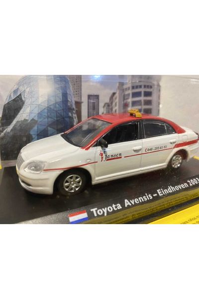 JPT Toyota Avensis Taxi Eindhoven 2003 model