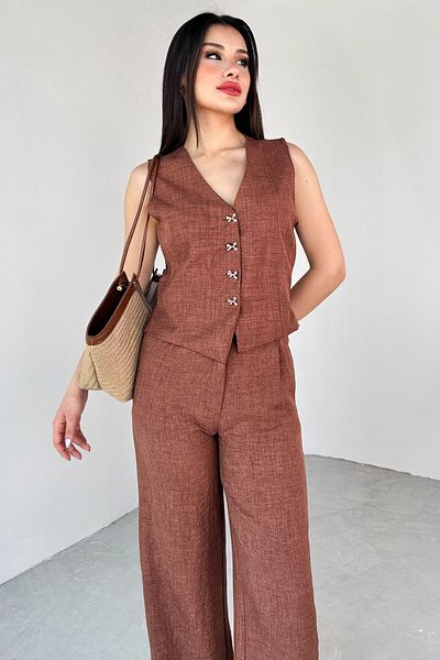 Cappmoda TKM-13266 Ταν λινό ασημί γιλέκο με κουμπιά ψηλόμεσο παντελόνι Σετ δύο τεμαχίων