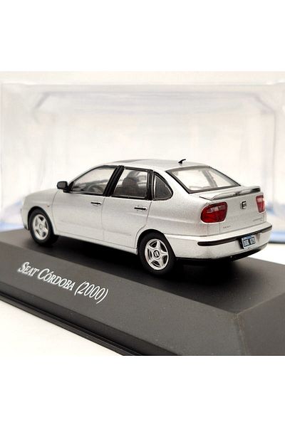 JPT Metal model 2000 Seat Cordoba, silver 1/43