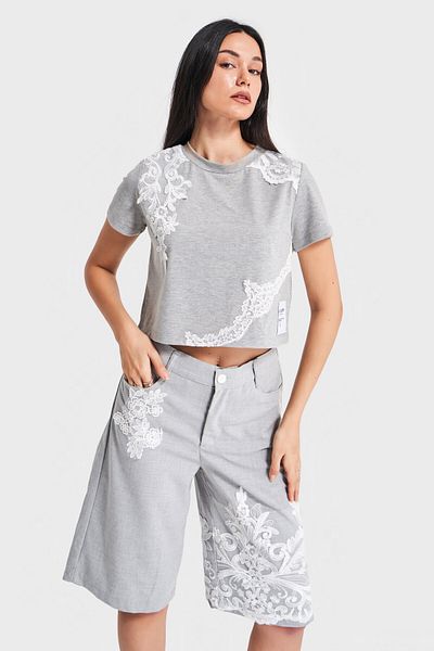 its basic Women's Gray Color White Lace Detailed Design 100% Cotton T-Shirt