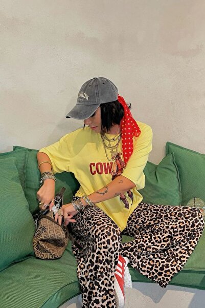 The Champ Clothing Cowgirl Written Retro Western Patterned Yellow Women's T-Shirt